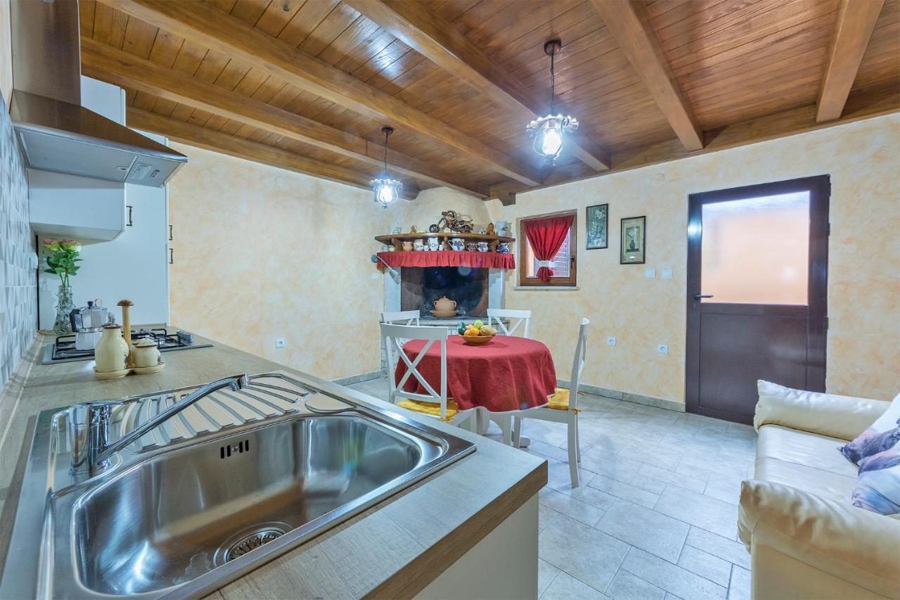 Apartments Tina & Denis Пула Экстерьер фото